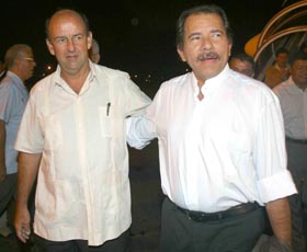 Se re&uacute;nen Fidel Castro y Daniel Ortega.