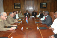 Recibe Ra&uacute;l al Jefe del Estado Mayor General de las Fuerzas Armadas de Angola.