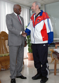 Recibe Fidel a Jos&eacute; Eduardo Dos Santos.